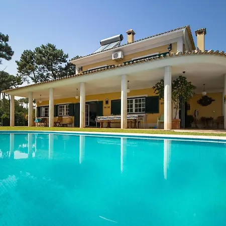 Aroeira Sleeps 10 With Pool