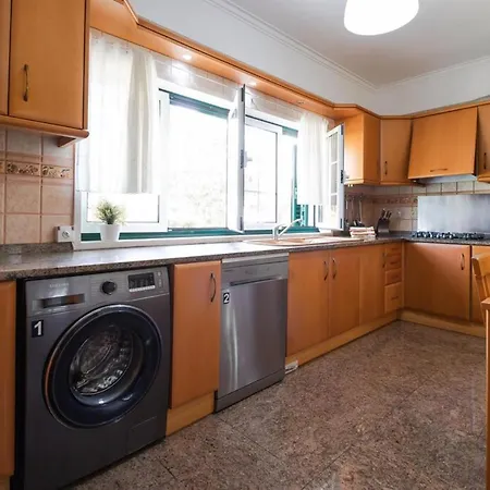 Aroeira Sleeps 10 With Pool Вилла Aroeira (Setubal)