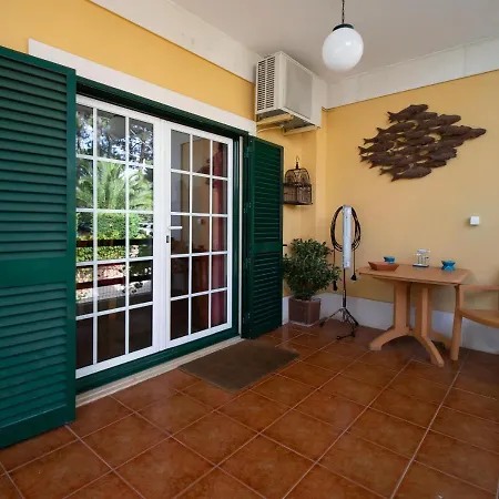 Вилла Aroeira Sleeps 10 With Pool Aroeira (Setubal)